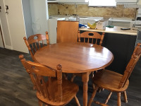 Round dining table/4 chairs