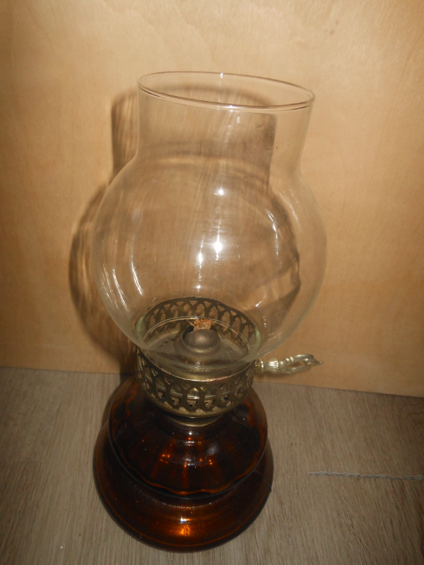Glass Oil Lamp or Oil Lamp-Flare top in Arts & Collectibles in City of Montréal - Image 5