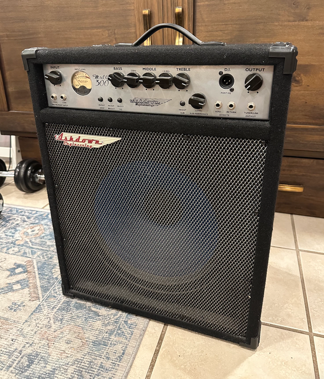 Ashdown Bass Amp - Mag 300 in Amps & Pedals in City of Toronto - Image 3