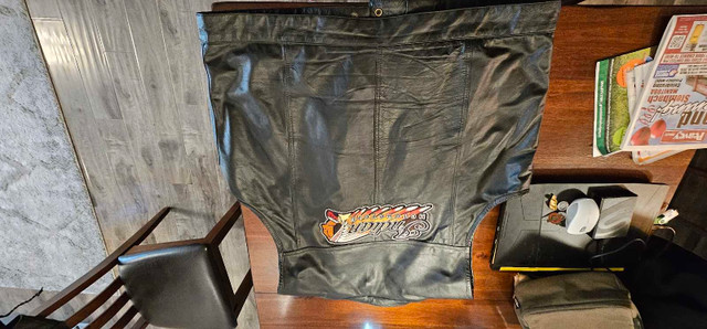 Leather motorcycle vest mint condition with indian motorcycle  in Men's in Winnipeg - Image 2