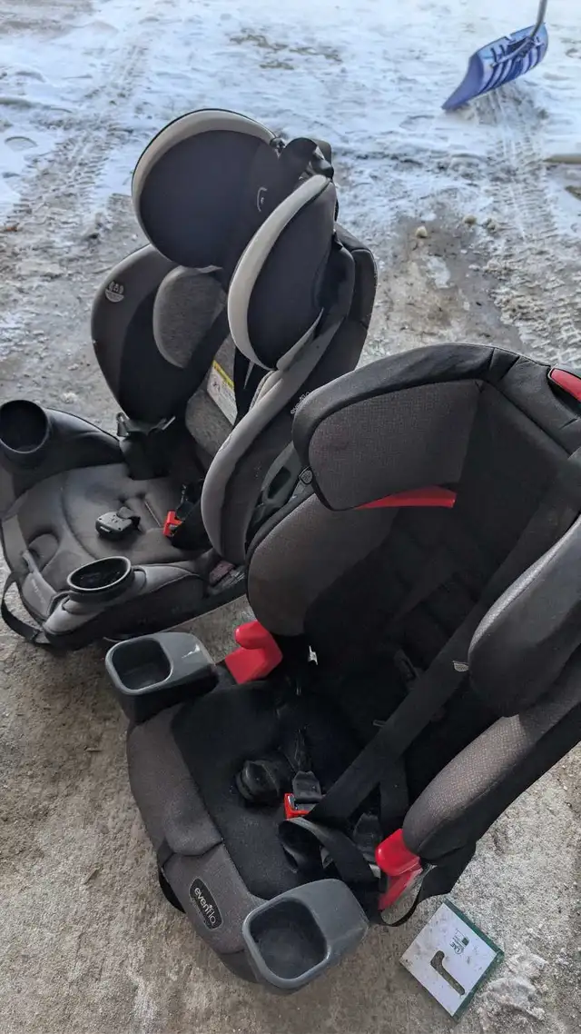 Two Car Seats in Strollers, Carriers & Car Seats in London - Image 3