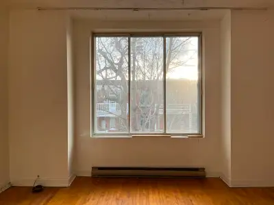 NDG A  Big  upper 4 bedrooms +1 den  2500$ unheated.
