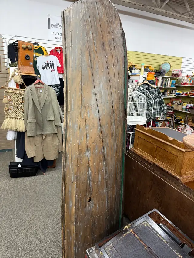 Vintage Canoe bookshelf  in Bookcases & Shelving Units in Edmonton - Image 5