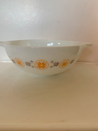 Vintage Pyrex Cinderella Bowl