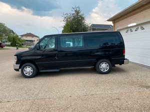 2013 Ford E 150 8PASSENGER
