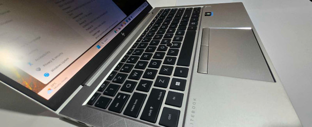 Hp eltebook 840 G8 in Laptops in Mississauga / Peel Region - Image 2