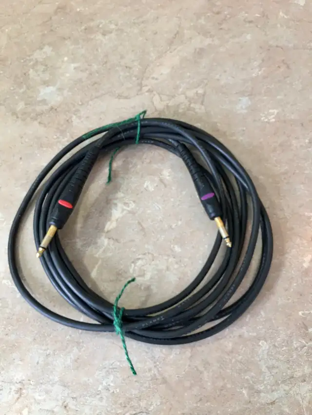 Fils, cable de guitare, bass, haut parleur, 16 pied in Guitars in Sherbrooke - Image 2