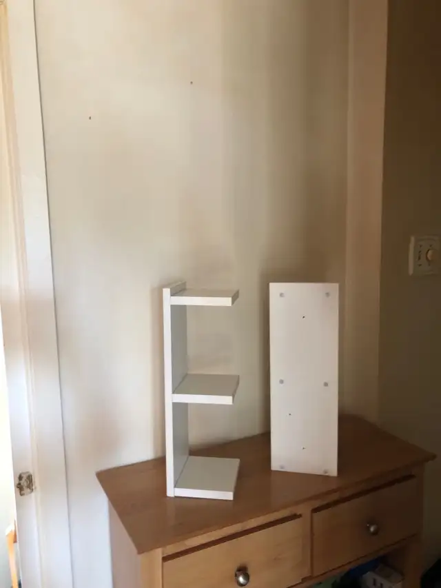 2 petites  étagères murales  en mélamine neuf in Bookcases & Shelving Units in Longueuil / South Shore - Image 3