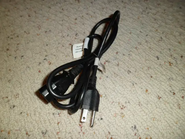 5 foot computer power cord 5' black in Cables & Connectors in Markham / York Region - Image 2
