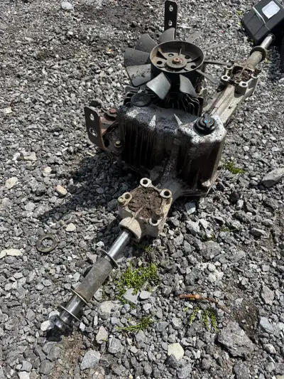 Works strong before removal from tractor Part# mia10910 Fits LA100 D100 E100 series 450$ firm
