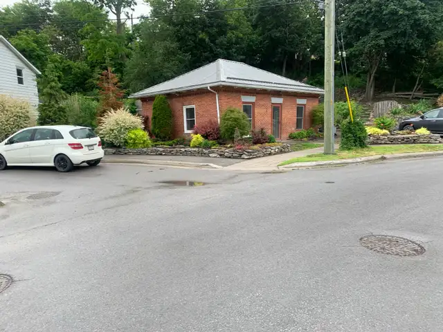 Charming 2-Bedroom House for Sale in Belleville 