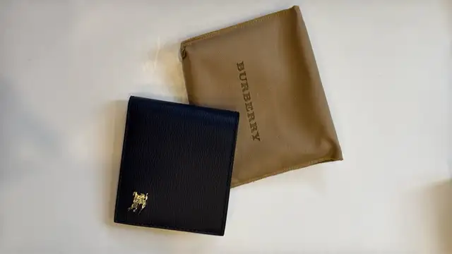 Burberry Men’s Leather Wallet (BNIB) in Women's - Bags & Wallets in Markham / York Region - Image 4