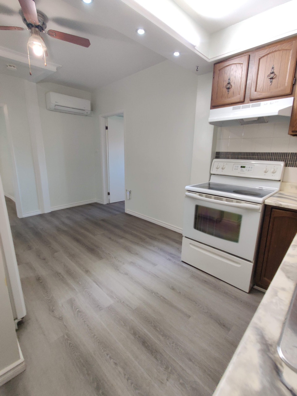 Large 1 bedroom 3