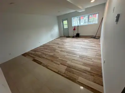 attention colocs: 4 1/2 renovée avec 2 toilets
