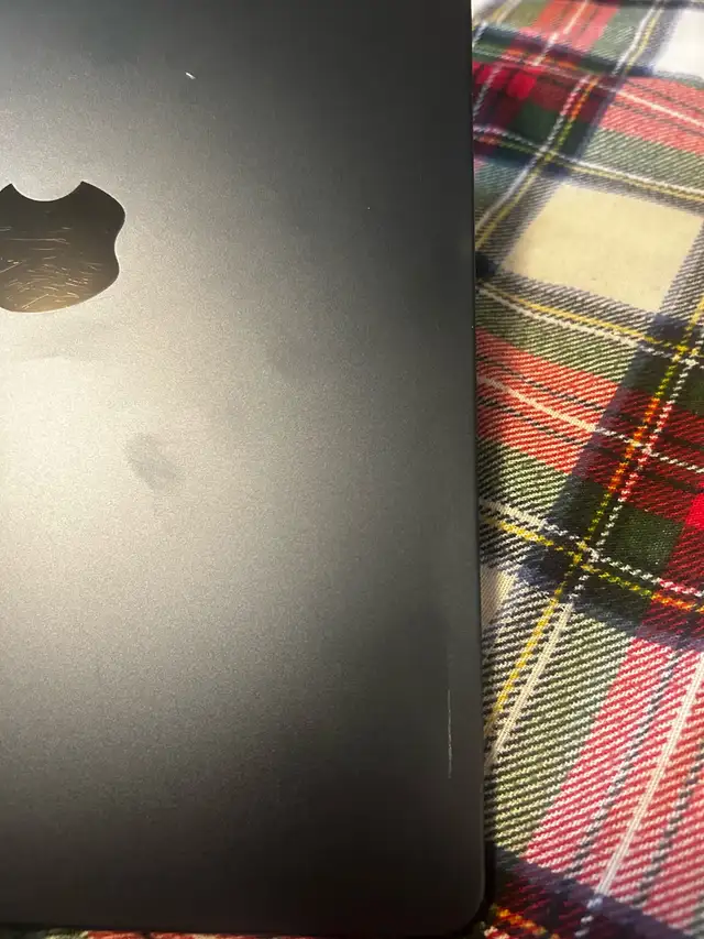 M2 MacBook Air in Laptops in City of Halifax - Image 7