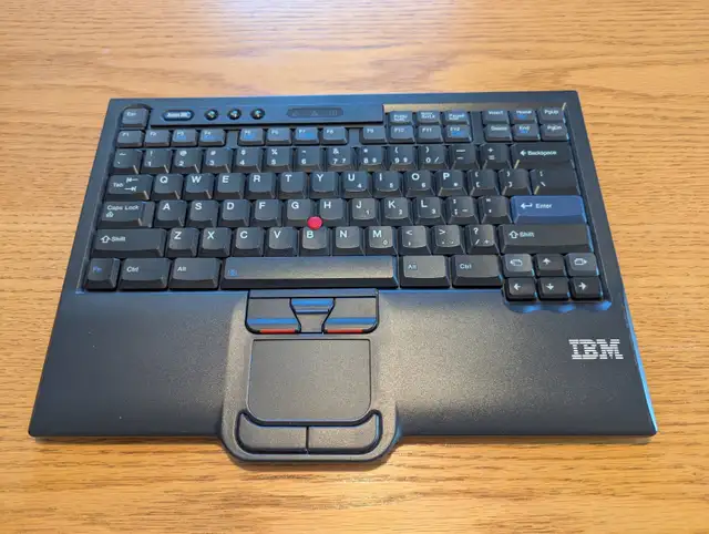 Lenovo ThinkPad USB Travel Keyboard with UltraNav in Laptop Accessories in Norfolk County - Image 3