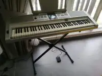 Yamaha Piano DGX305 & Stand (76 Keys)
