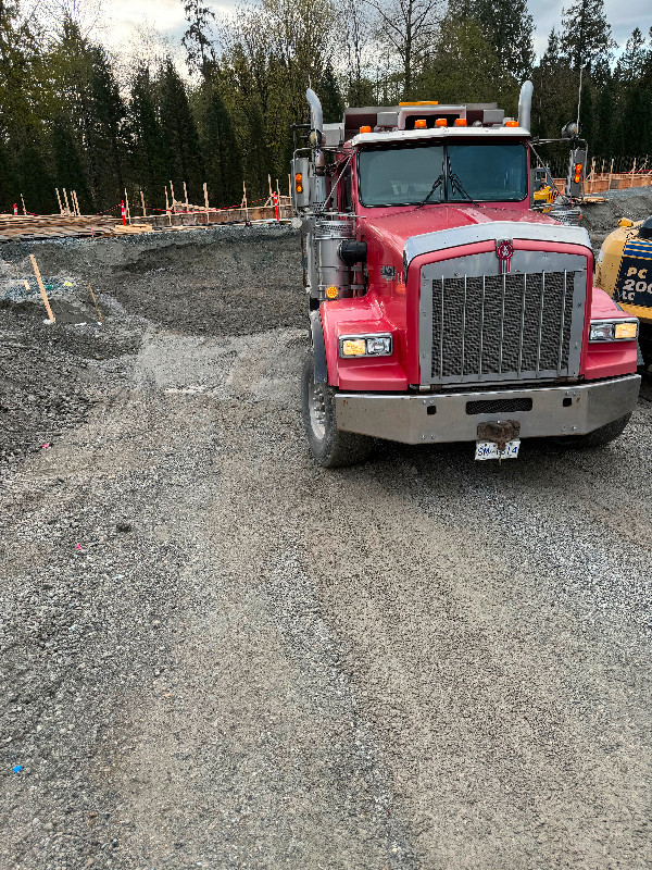 2005 dump truck for sale kenworth t800 in Heavy Trucks in Delta/Surrey/Langley