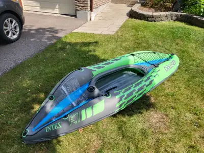 Great condition - only used once. Incudes oars and pump.