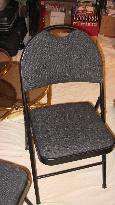 Folding Chairs in Chairs & Recliners in Mississauga / Peel Region - Image 2