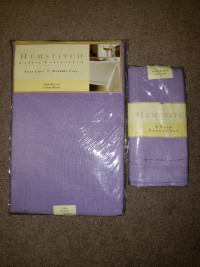 Brand new beautiful table cloth and matching napkins