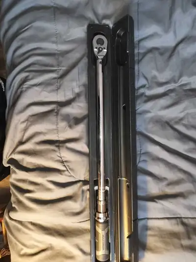 Maximum torque wrench 250ft-lb, View more