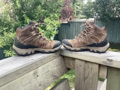 Oboz Sawtooth B-dry  women’s 7.5 hiking boots, View more