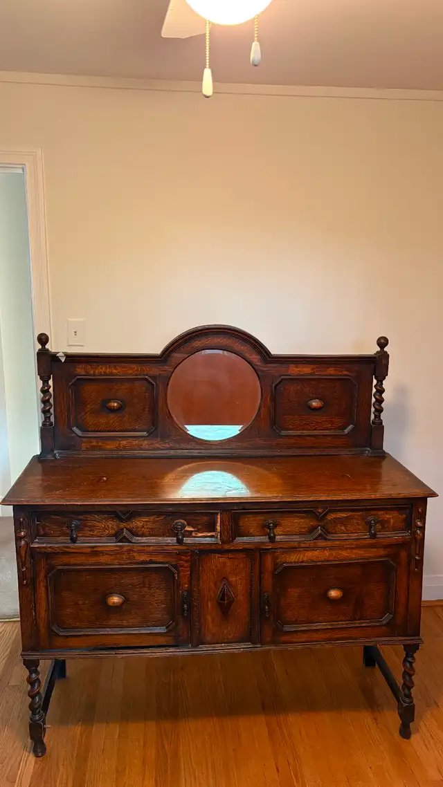 Antique/Vintage Oak Sideboard – $100 in Arts & Collectibles in City of Toronto - Image 3