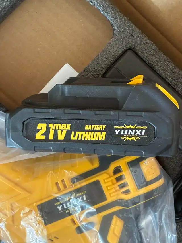 YUNXI Lithium Eledtric Reciprocating Saw with 2 Li-Ion batteries in Power Tools in Mississauga / Peel Region - Image 5