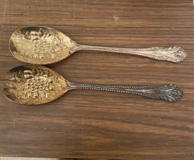 Sheffield England Silver Plated Salad Serving Set with gold finished bowls. They are tarnished and n...