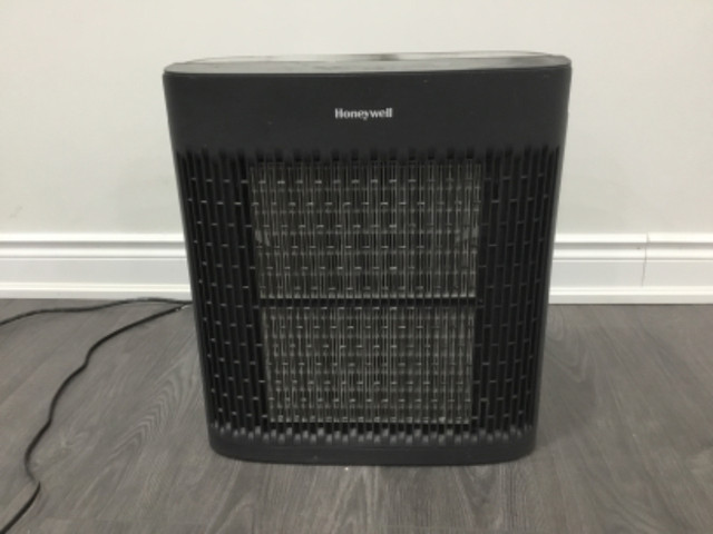 Honeywell Hepa Air Purifier in Other in Norfolk County - Image 3