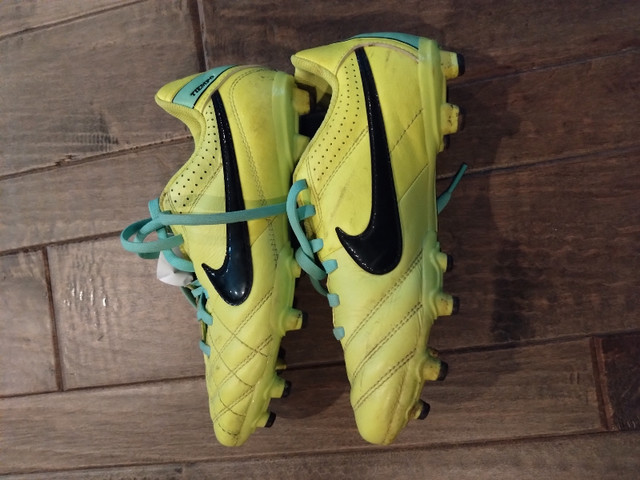 Nike Tiempos cleats, size 2Y. Pick up in South Edmonton  in Soccer in Edmonton - Image 3