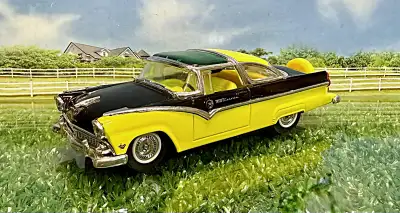 Ford / Crown / 1:43, View more