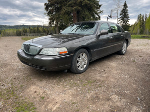 2004 Lincoln Town Car Ultimate 