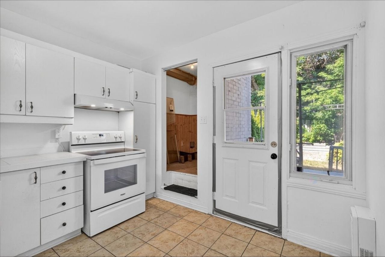 2 Bedroom Apartment — photo 3