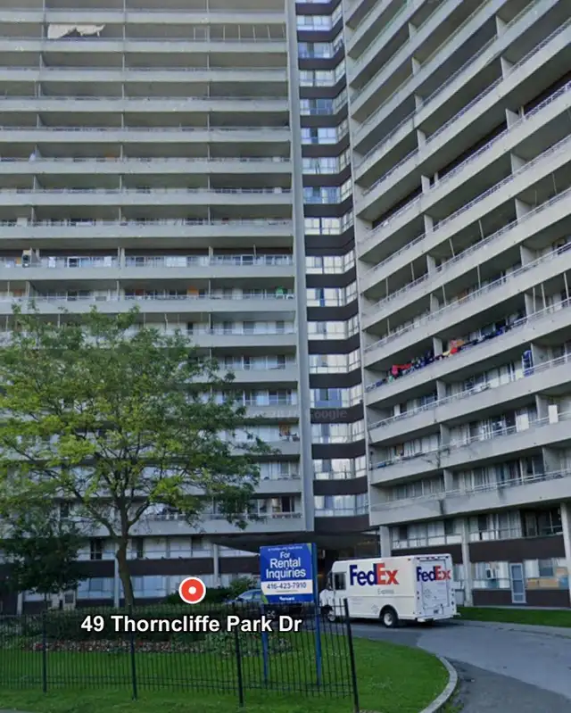 49 Thorncliffe parksharing a apartment with a roommate (female)