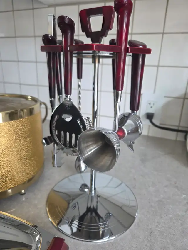 Vintage Mid-Century Barware Set – Ice Bucket, Serving Tray & Bar in Kitchen & Dining Wares in Calgary - Image 3