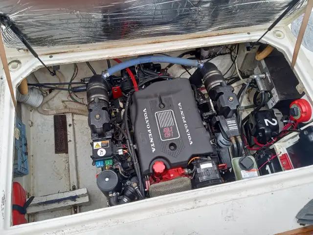 Bayliner 2855 - 375 hp VP Duo Prop in Powerboats & Motorboats in Comox / Courtenay / Cumberland - Image 3