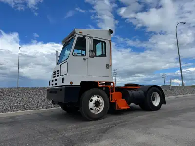 2014 Capacity Spotter Truck 45878km 9027hrs Enclosed Cab With A/C & Heat Cummins 6.7 Engine Allison...