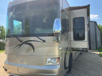 HIGH END 2007 COUNTRY COACH MOTOR HOME for sale
