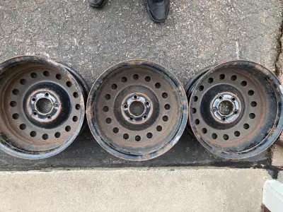 Ford rims they where on MKZ used for winter tires. About 6 years old.$ 20.00 for all 4. Rim size in...