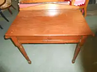 Solid wood makeup table with drawer