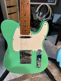 TELECASTER STYLE GUITAR