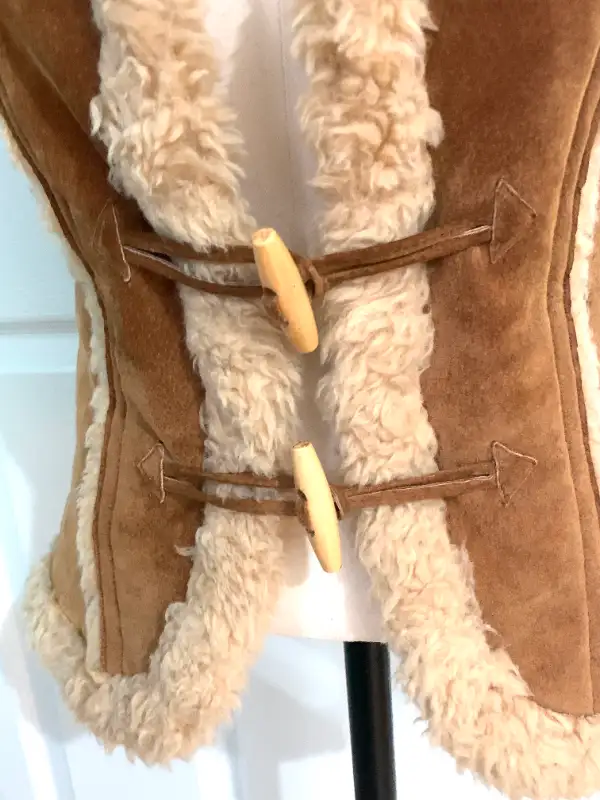 Retro-Chic Fitted Shearling Vest w Toggles in Women's - Tops & Outerwear in Peterborough - Image 7