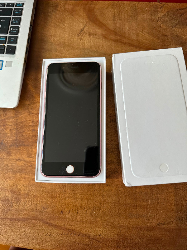 iPhone 7 Plus 256 gig dans Téléphones cellulaires  à Ville de Montréal - Image 2