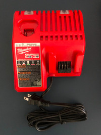 MILWAUKEE M18 and M12 Multi-Voltage Charger 48-59-1812
