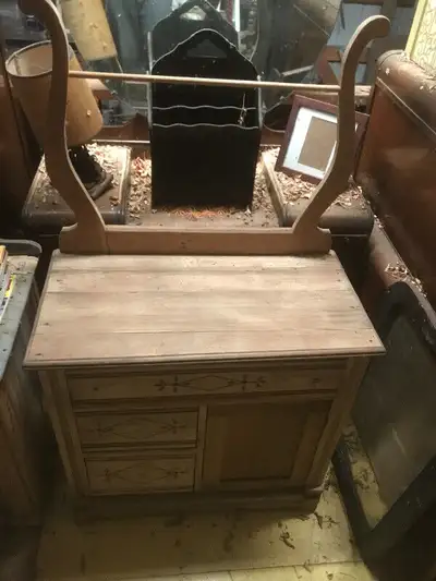 Perfect for the cottage. Nice Eastlake was stand. Very old.