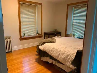 Quiet room for rent for female student