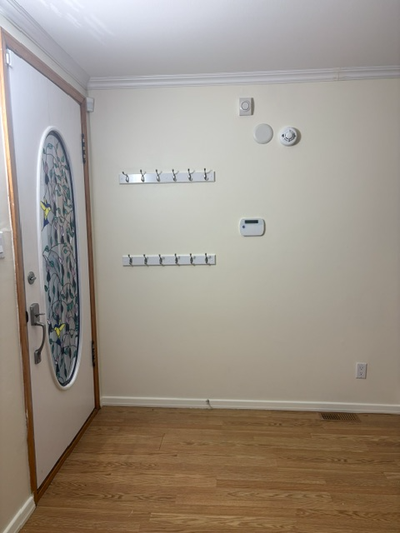 Spacious, fully renovated apartment just steps from Gatineau Park, bike paths, and only 10 minutes f...