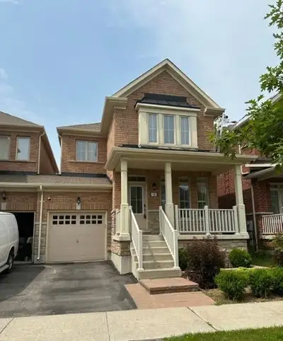 3+1 Bedroom + 4 Bath + 2 Parking Spots FOR LEASE  Richmond Hill